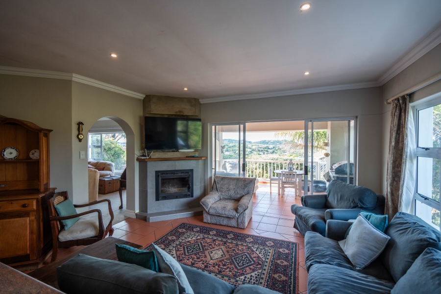 5 Bedroom Property for Sale in Seafield Eastern Cape